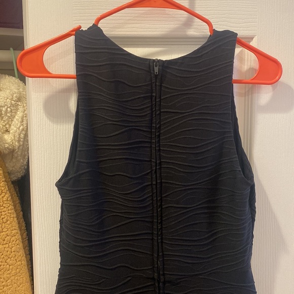 Express black dress with  textured pattern - Picture 4 of 4